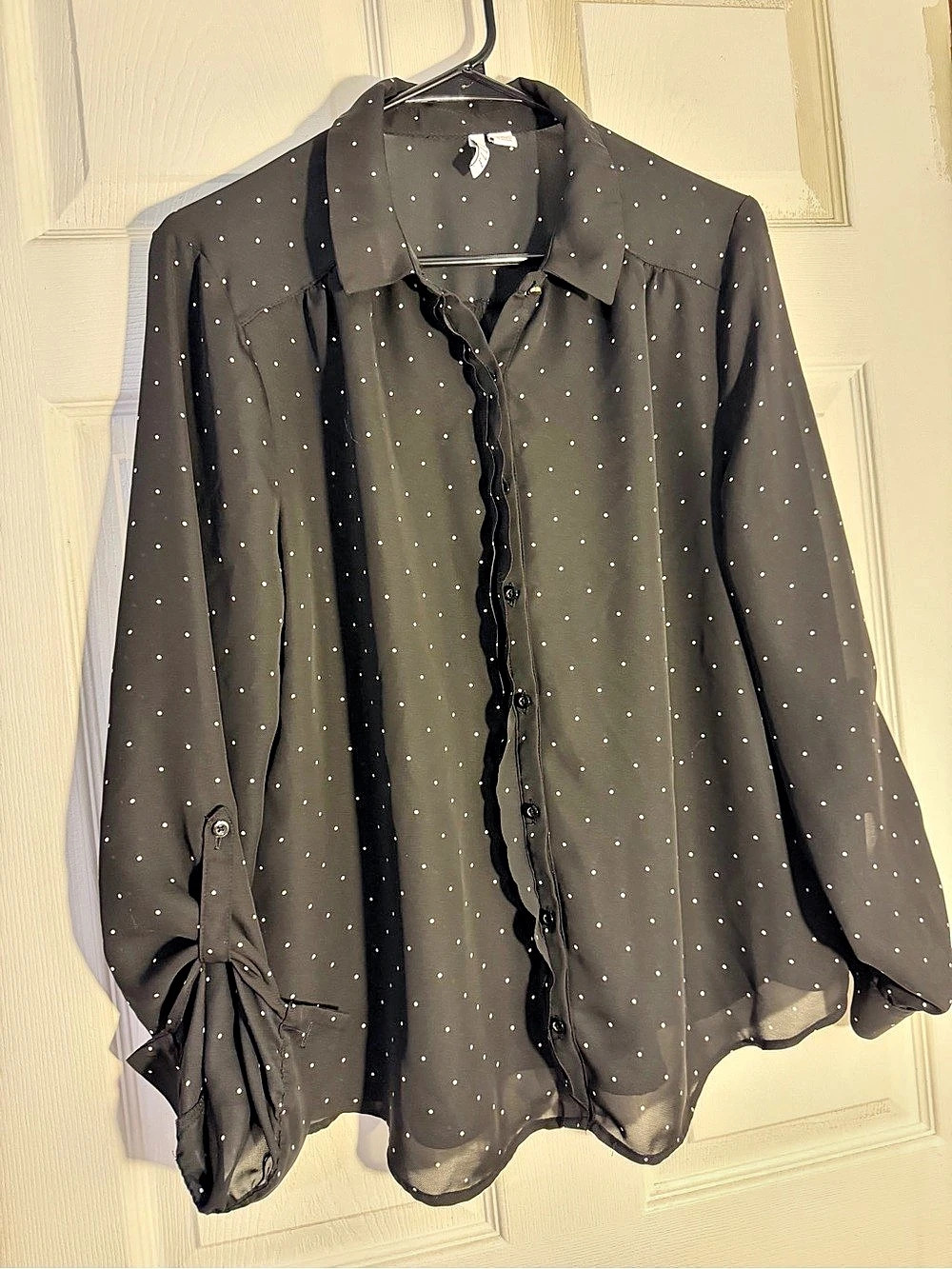 Elle Polka Dot Ruffle Blouse in Black & White Size Large Like New